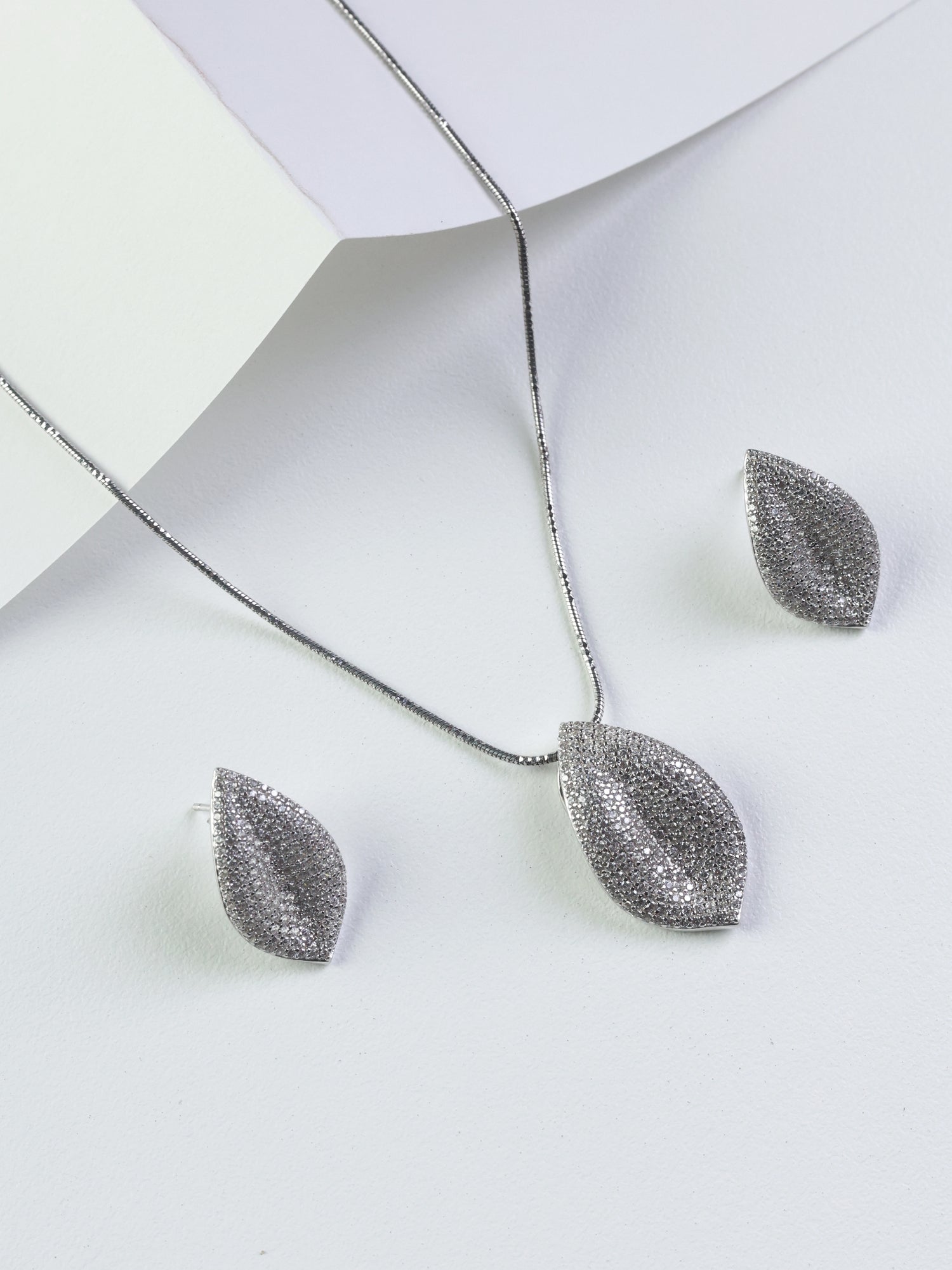 Silver Leaf Sparkle Necklace Set