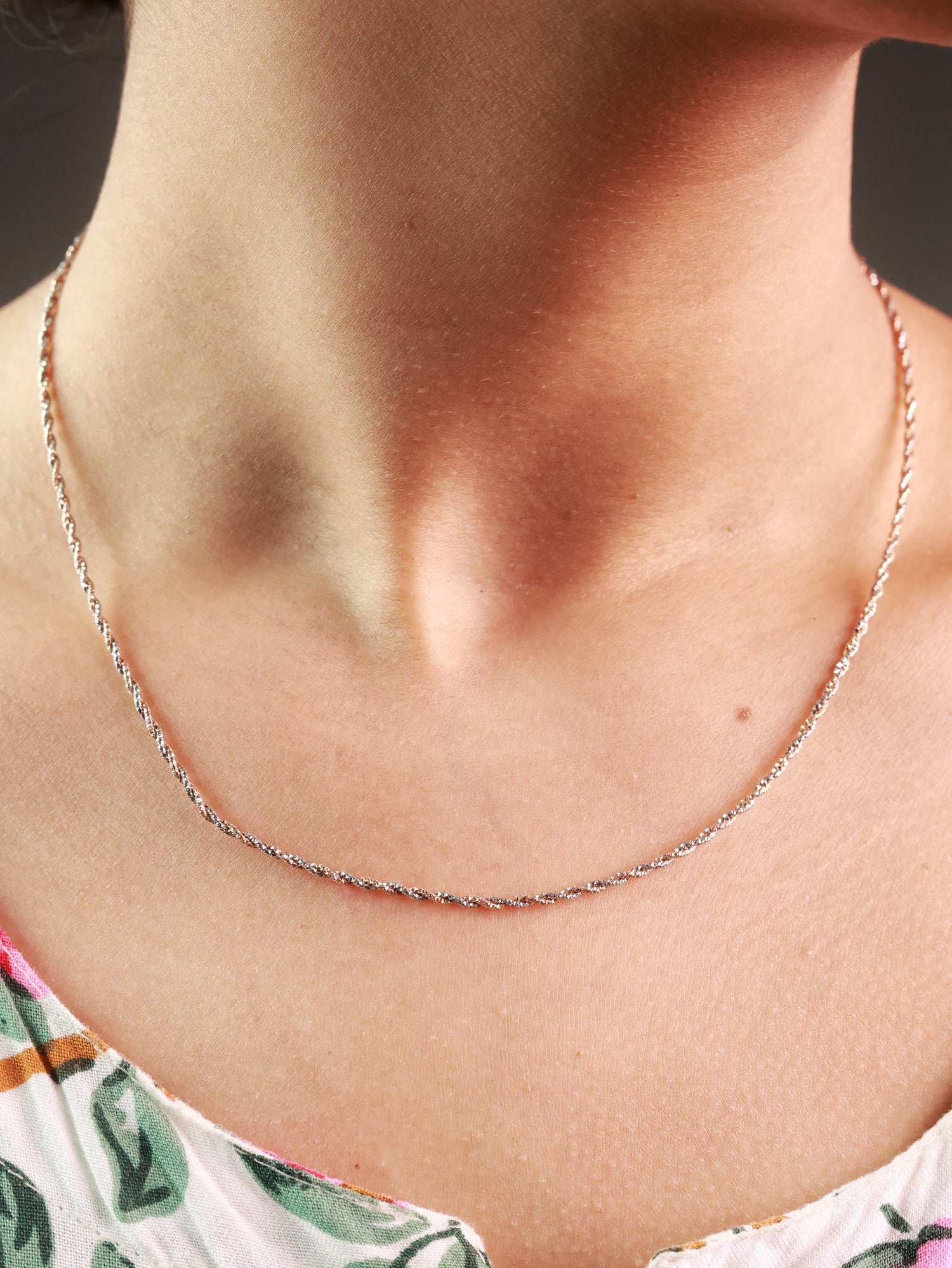 Minimal Two-Tone Twisted Chain