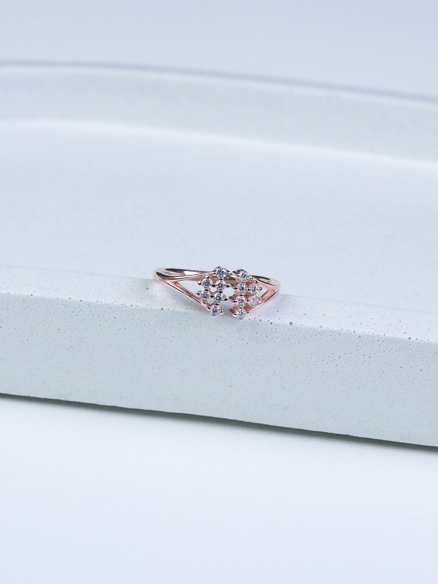 Women’s Rose Gold Cluster Ring
