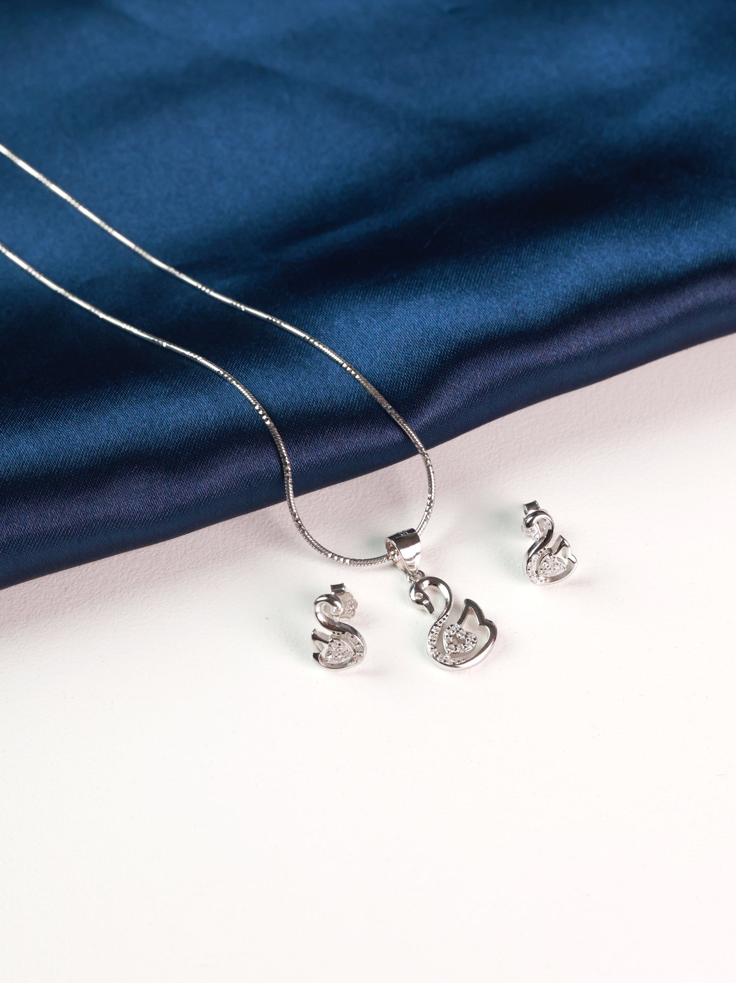 Silver Swan Grace pendant Set