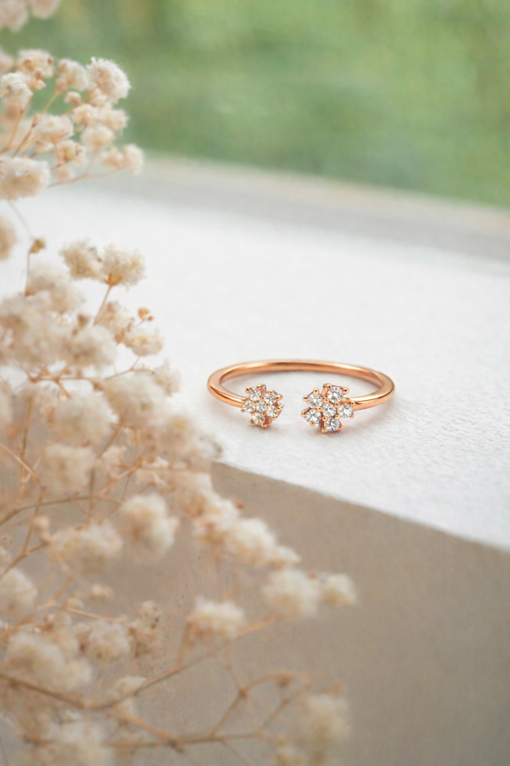 Peora Rose Gold Floral Cluster Open Ring