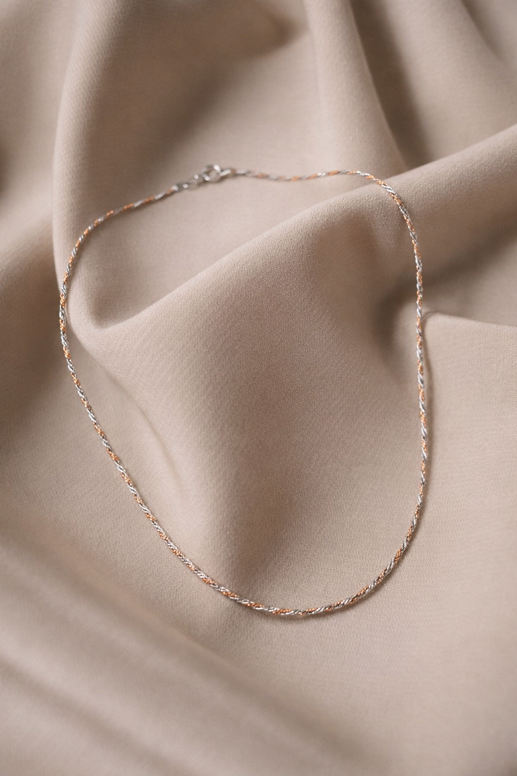 Minimal Two-Tone Twisted Chain